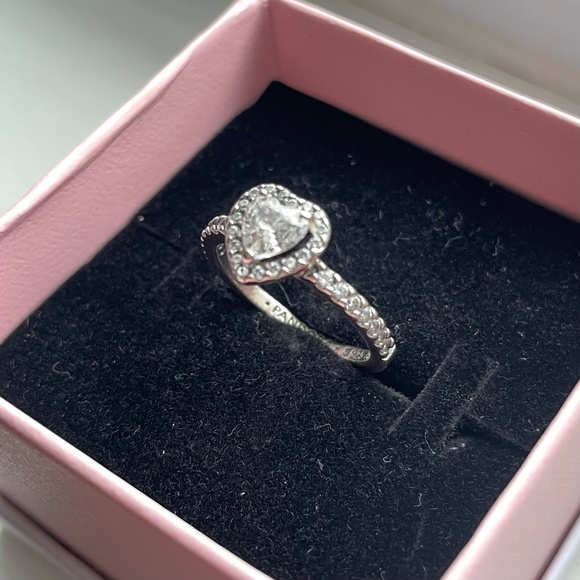 Pandora Elevated Heart Ring Size 4.5 - Picture 3 of 9